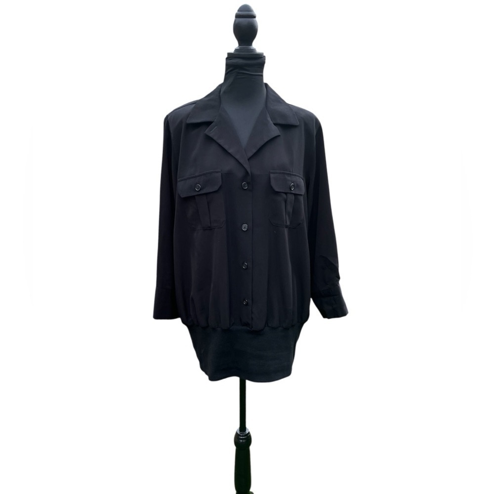 Women’s black button blouse w 2 frontal pockets & waistband by Diane Gilman S L